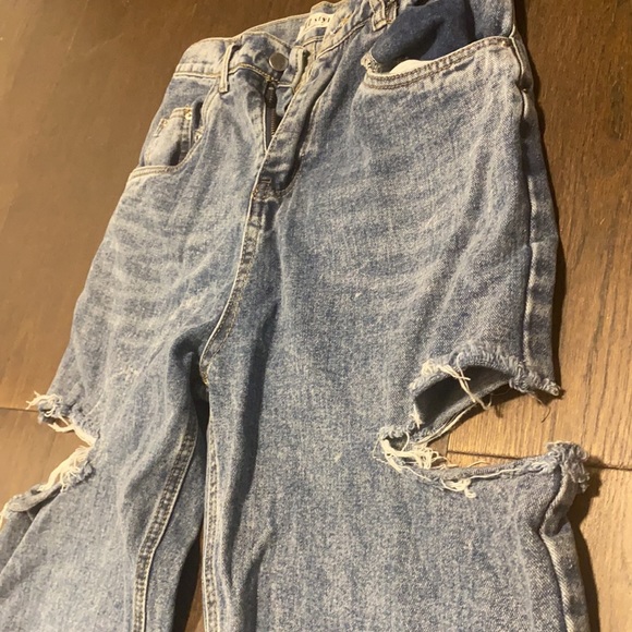 Straight leg jeans - Picture 2 of 7